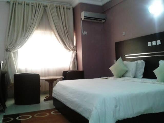 Jades Hotel Wupa Екстериор снимка