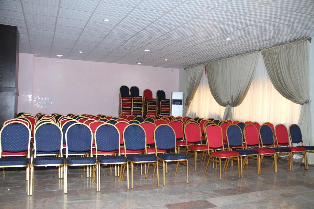 Jades Hotel Wupa Екстериор снимка